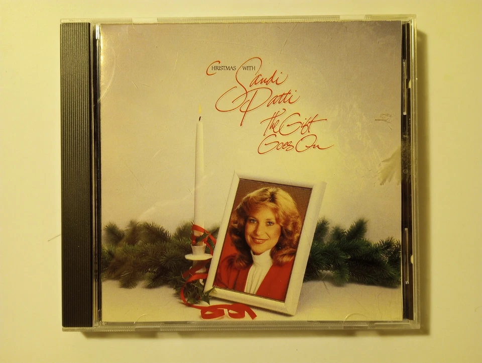 2 CD lot Sandi Patti Sandy Patty Christmas O Holy Night (New) / Gift Goes On Foto 2 de 4