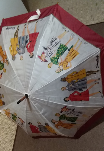 SIMPLICITY Wood Handled Full Size Rain UMBRELLA Retro 1943 Sewing Patterns