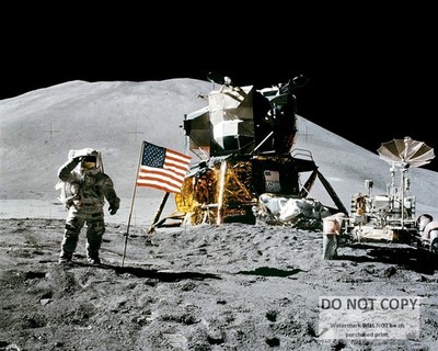 JAMES IRWIN APOLLO 15 LUNAR MODULE PILOT SALUTES FLAG - 8X10 NASA PHOTO (BB-063)