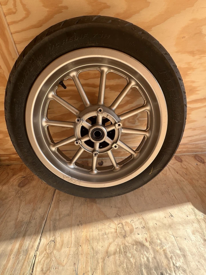 Llanta delantera Yamaha Stratoliner Road Liner Royal Star de 18 pulgadas con neumático Pirelli Foto 3 de 4