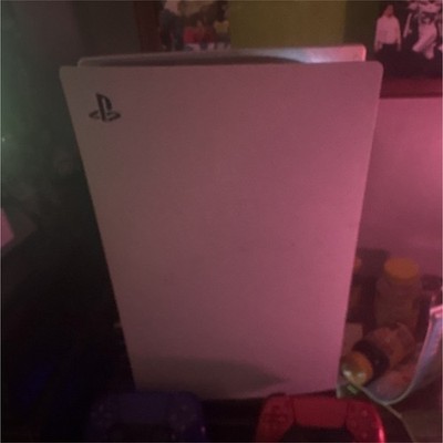 Sony PlayStation 5 with disc drive and 2 controllers and mlb 26 on it 500 Gb 