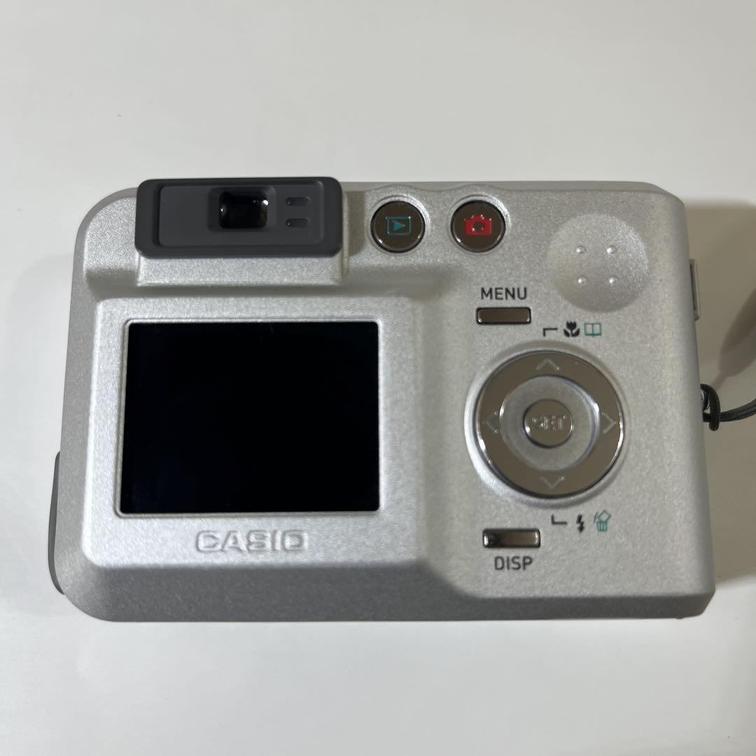 Casio QV-R40 Old compact digital camera AA battery powered