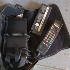 Vintage Motorola Car Mobile Bag Phone SCN2395A Southwestern Bell CFW - Powers Up