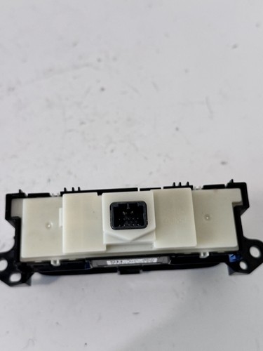2022 TOYOTA VENZA CENTER CONSOLE REAR SEAT HEATER CONTROL SWITCH OEM 84752-48070 - Picture 4 of 8