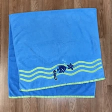 VTG Welspun Blue Textured Bath Towel 56 in L x 28 in W Beach Ocean Sea Life