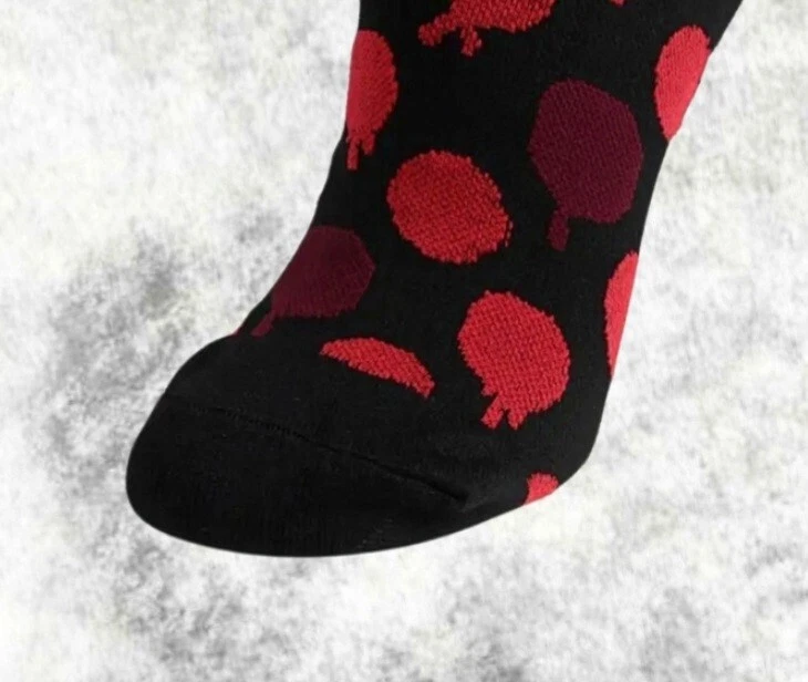 Nuevos 2 pares de calcetines deportivos de compresión de manchas de sangre góticos talla UK 6 - 11 EU 39 - 43 Foto 2 de 4