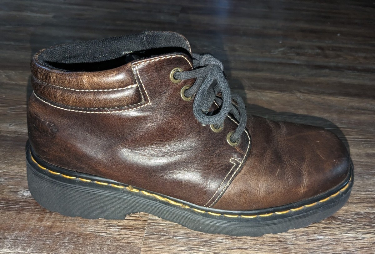Mens size 7 vintage  Dr.Martens 9231 ankle boots Vintage Dr Martens 9231 brown leather 5 eye ankle boots mens  main image 2