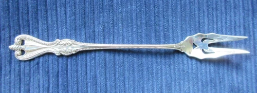 Old Colonial Towle Prcd Pickle Fork 5 1/2" Old!!