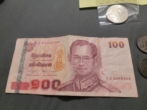 Banconota THAILANDIA 100 BAHT, Kennedy mezzo $, mezzo penny, 50 centesimi e altro - Foto 4 di 13