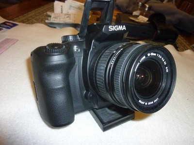 Sigma SD 15 Digitalcamera mit Sigma Zoom 18-50 mm