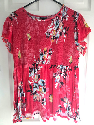 Torrid Size 0 (12) Floral Baby doll Smocked Pink Floral Top w/Flutter Sleeves