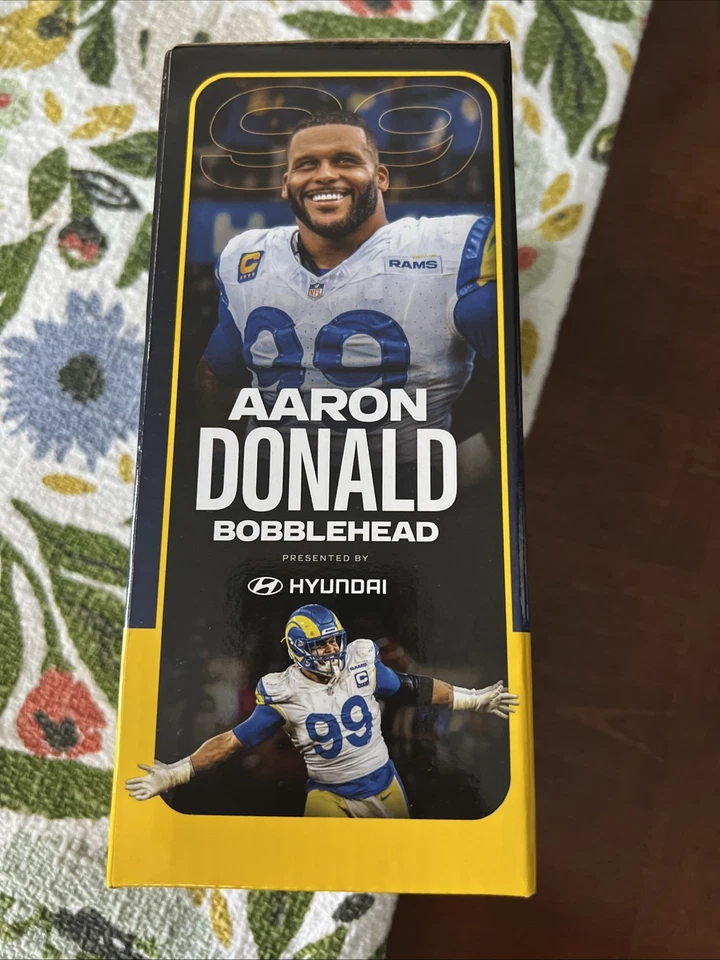 Figura de fútbol americano Aaron Donald Los Angeles Rams Bobblehead NFL G.O.A.T nueva en caja Foto 2 de 4