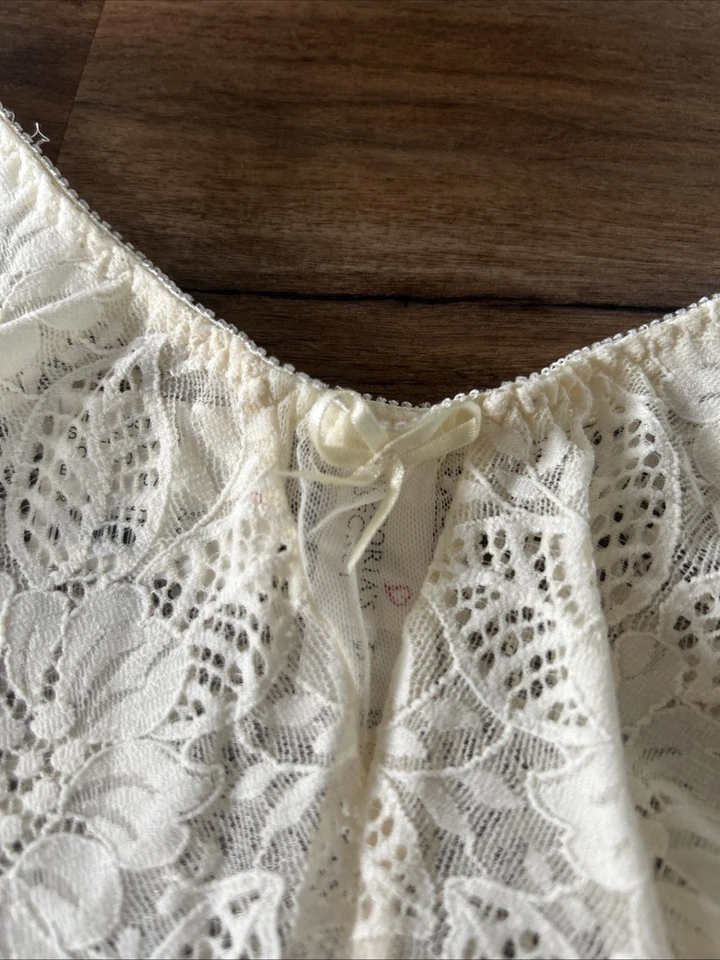 Bragas Vintage Victoria’s Secret Marfil Talla L Floral Encaje Corte Alto Tanga Nuevas con Etiquetas Años 90 Foto 4 de 4
