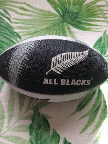 Gilbertzealand All Blacks Mini Ball / Rugby World Cup