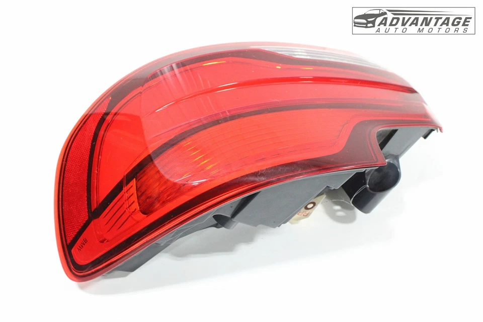 BMW M235I XDRIVE F22 2015-2016 LUZ TRASERA EXTERIOR LUZ TRASERA LED OEM Foto 4 de 4