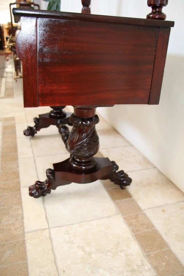 Mesa de escritorio antigua estilo imperio caoba tocador doble pedestal patas patas patas de garra Foto 4 de 4