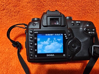 Sigma SD 14 14.0MP Digital SLR Camera - Black (Body Only Sigma SD 14 14.0MP Digital SLR Camera - Black (Body Only