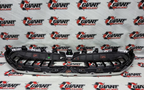 2024 24 BMW 530i MAIN GRILL WITH SENSOR HOLE 51135A017A9 - Picture 7 of 9