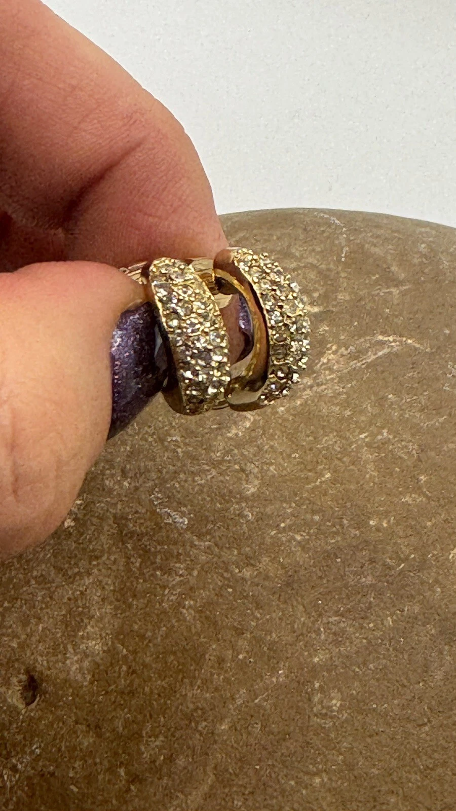 Magnifiques boucles d'oreilles vintage CHRISTIAN DIOR pavé cristal clip ton or
