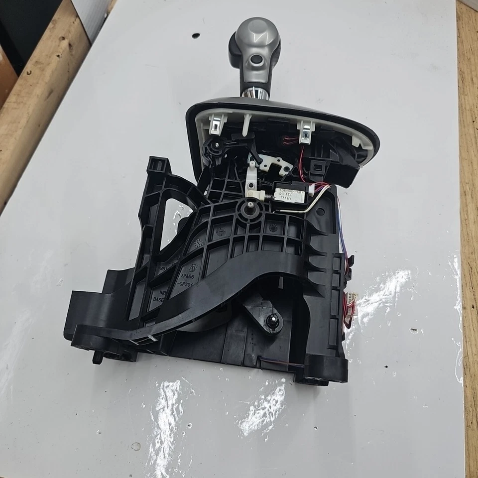 2008-2013 Nissan Rogue Automatic Transmission Gear Floor Shifter Lever OEM - Image 3 of 4