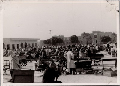 Rare 1954 Tripoli Libya Arab Market Old City Photo Bazaar Crowd Scene 4x2.75 VTG