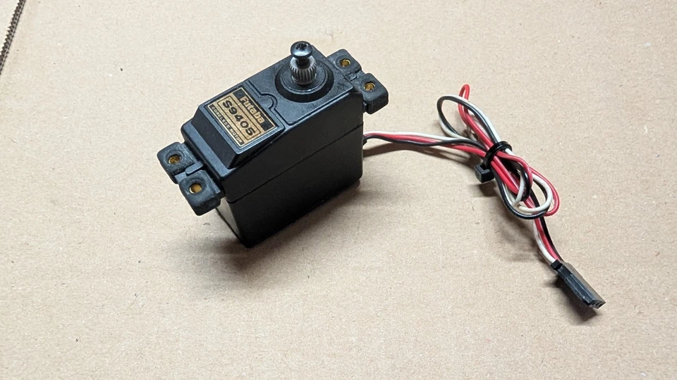 orig. Robbe Futaba Servo 9405  , gebraucht , die Funktion ist Top / Kein Import - Bild 3 von 4
