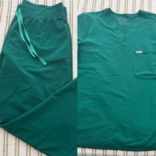 FIGS Scrub Livingston Pants Women s XXL And Top XL Forrest Green Matching Set