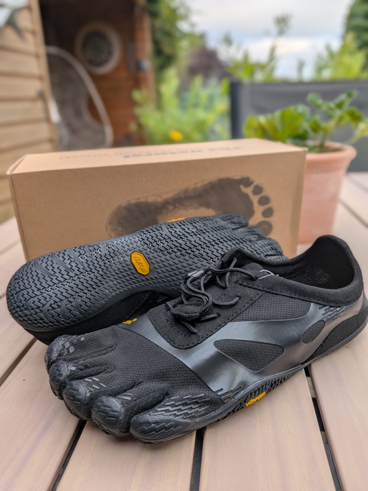 Vibram Five Fingers KSO EVO Zapatos para Correr Descalzos Negros Reino Unido 9.5 UE 44 Hombres - Nuevos
