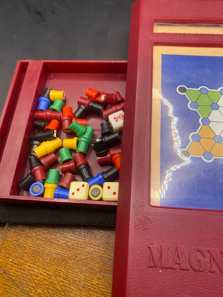 Vintage 1990 Mini Magnet Games - 6 games - Image 3 of 4