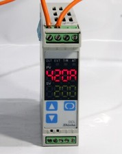 Shinko Temperature Controller DCL-33A-VM DCL-33A