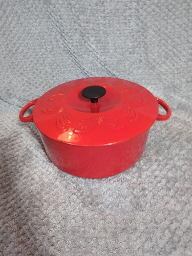 Chantal Enamel Cast Iron Dutch Oven W/Lid 5 Quart Red