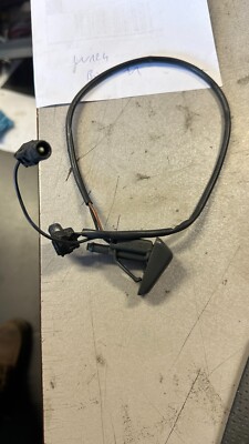 Mercedes-Benz W124 WINDSHIELD WIPER NOZZLES RIGHT or LEFT