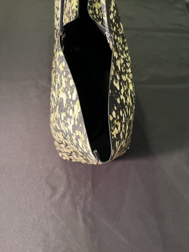BOLSO DE MANO LIMITADO ANTIGONA GRANDE ALIENTO BEBÉ LONA RECUBIERTA FLORAL GIVENCHY $2260 - Imagen 9 de 24