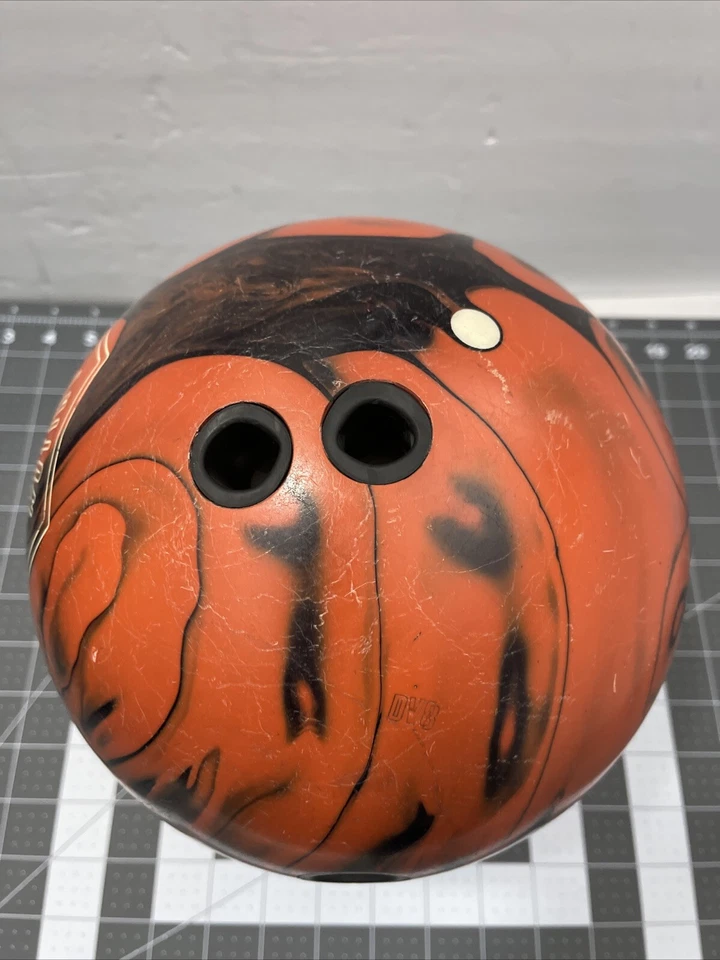 DV8 Merodeador Motín Naranja Negro 14,12 lb. Bola de boliche Foto 3 de 4