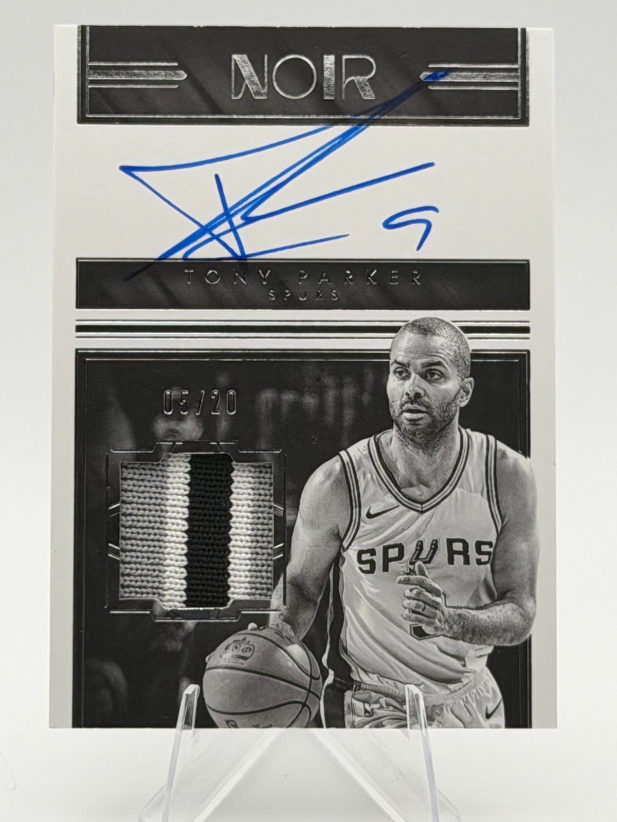 2017-18 Panini Noir Tony Parker Patch On-Card Auto /20 #BW-TP Spurs HOF
