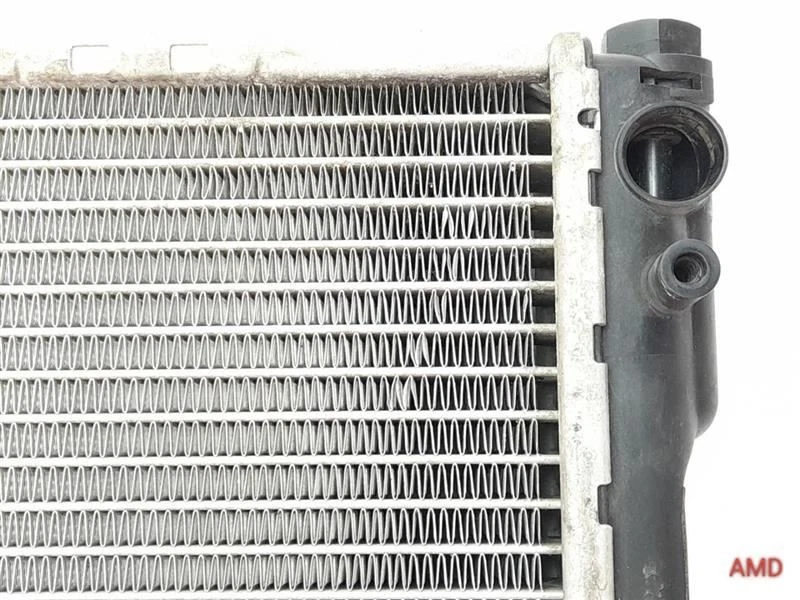 2001 BMW 330ci 325ci 325i 330i 325xi E46 Engine Radiator Manual Transmission - Image 4 of 4