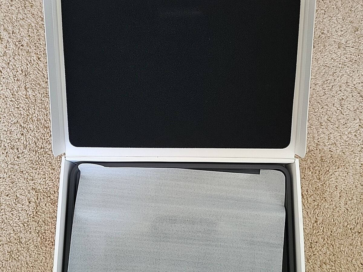 Apple MacBook Pro *Box Only* 13-Inch LED-Backlit Widescreen Apple MacBook Pro *Box Only* 13-Inch LED-Backlit Widescreen