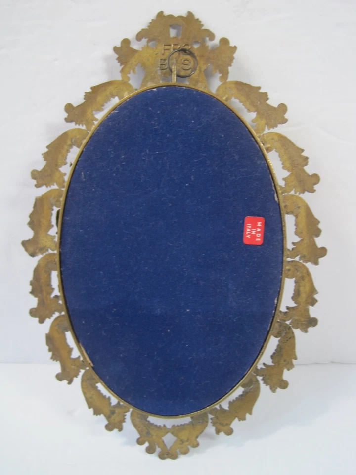 VTG Ornate Oval Picture Frame Boy In Red Wall Art Velvet Back Italy 8.5" x 5.5" - Image 3 of 4