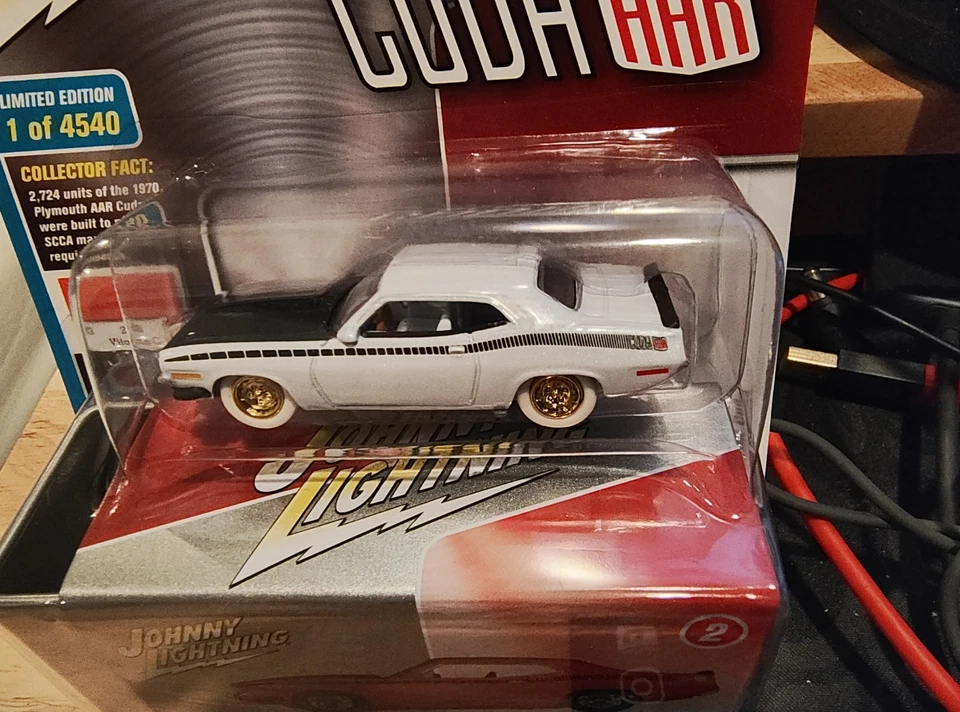 1970 PLYMOUTH AAR BARRACUDA ORANGE & TIN 1/64 JOHNNY LIGHTNING JLSP108-A Chase - Image 2 of 4