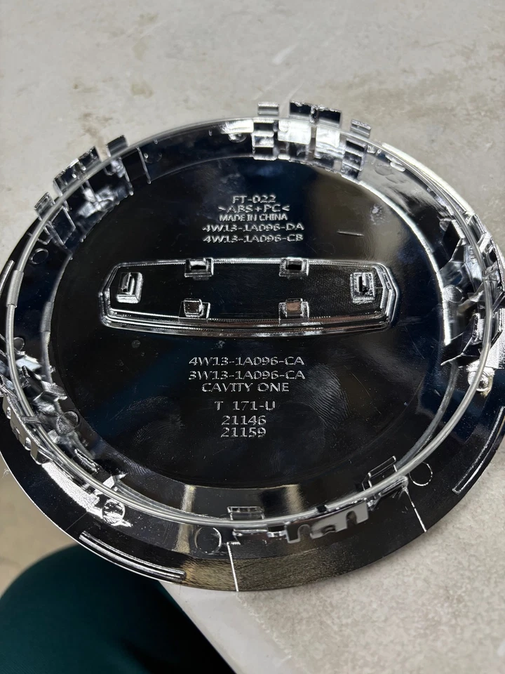 NEW 2007-2009 Lincoln Navigator MKZ Chrome Wheel Center Cap. Foto 2 de 2