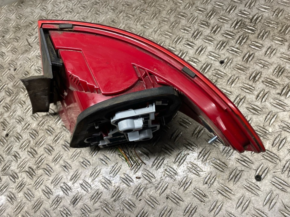 91334 Rückleuchte links MERCEDES-BENZ C-Klasse T-Modell (S204) 2048203764 - Bild 4 von 4