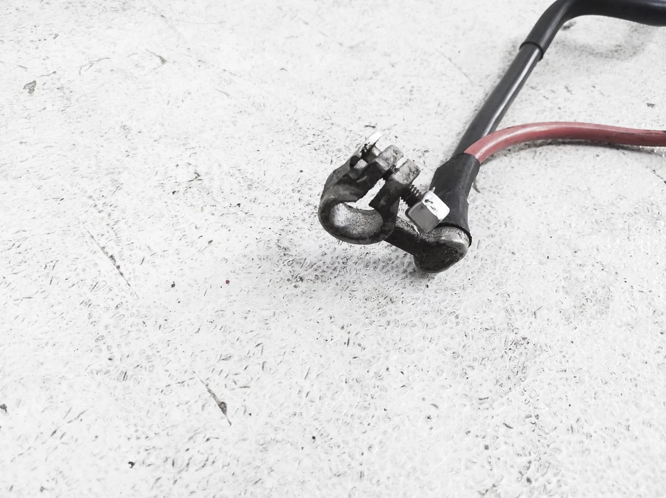 Cable de batería positivo transmisión automática Audi A3 2.0 2010-2013 5N0-971-235-A Foto 2 de 4