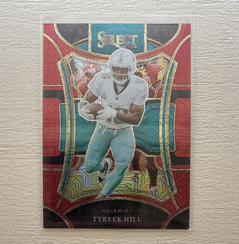 Panini 2023 Select Tyreek Hill Miami Dolphins Suite Level Red Mojo Prizm 33/49