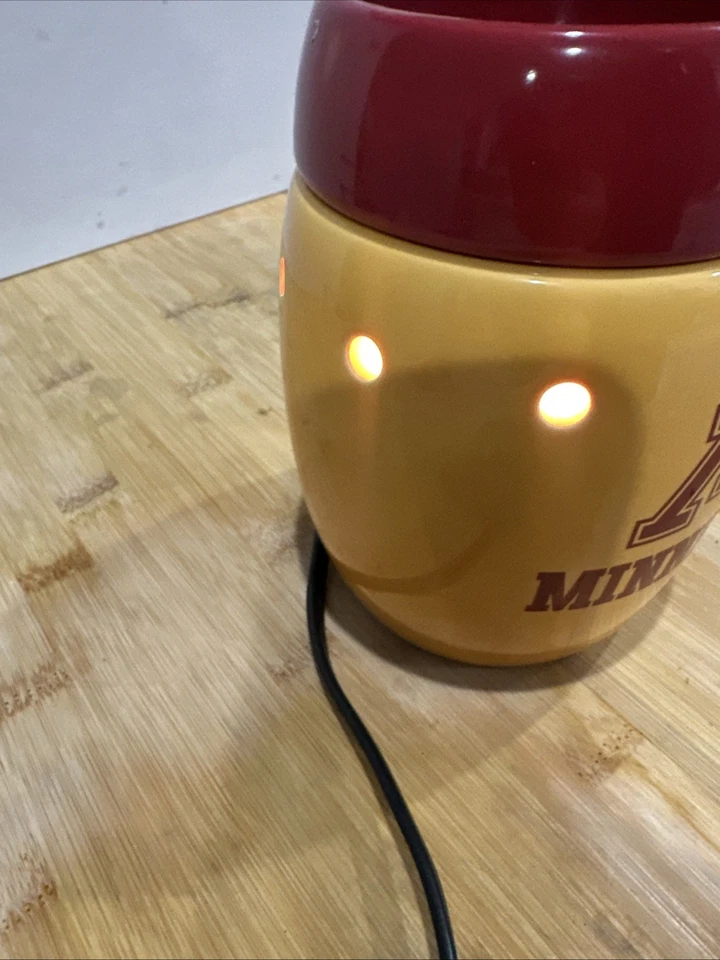 Calentador de cera completo Scentsy University of Minnesota "U of M" Campus Golden Gophers* Foto 4 de 4