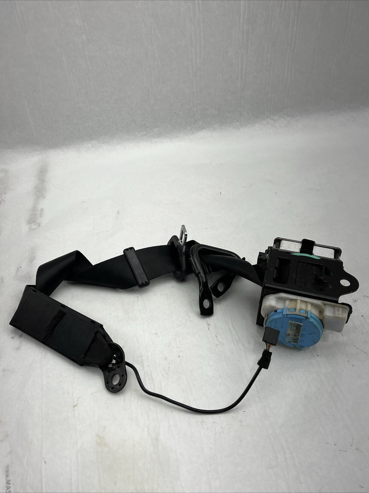 USED 2010-2012 2014-2015 AUDI R8 - Front LEFT Seatbelt / SEAT BELT Retractor