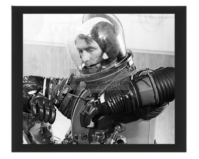 APOLLO 17 ASTRONAUT GENE CERNAN SUIT FIT CHECK 1972 8X10 FRAMED PHOTO