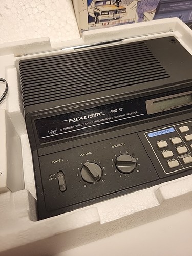 Vintage Realistic Pro-57 Programmable Scanning Receiver 10 Chan Model 20-126 - Zdjęcie 8 z 21