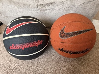 Paar Nike Dominate Basketbälle - schwarz weiß rot volle Größe Wettbewerb