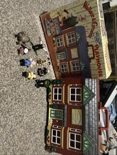 Wallace and Gromit playhouse west wallaby street including figures boxed