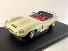Auto Art Jaguar XK-SS 1/18 Cream/White w/Red Interior RHD XKSS Model Car
